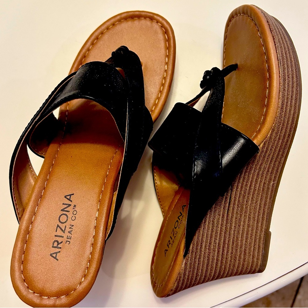 Women’s wedge sandals